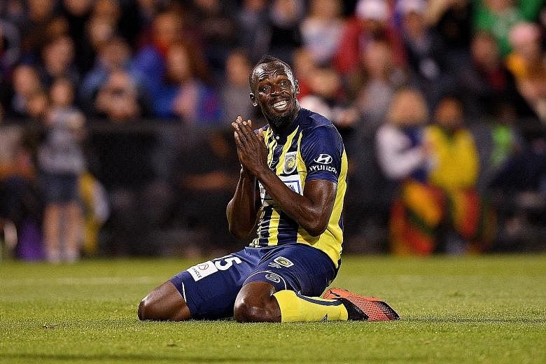 Usain Bolt turned down a reported offer of US$150,000 from the Central Coast Mariners.
