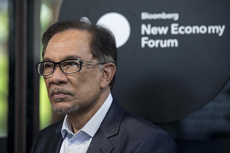 At the forum yesterday, Malaysian politician Anwar Ibrahim said it would be "inexcusable" if Goldman Sachs were complicit in the scandal surrounding state investment firm 1MDB.