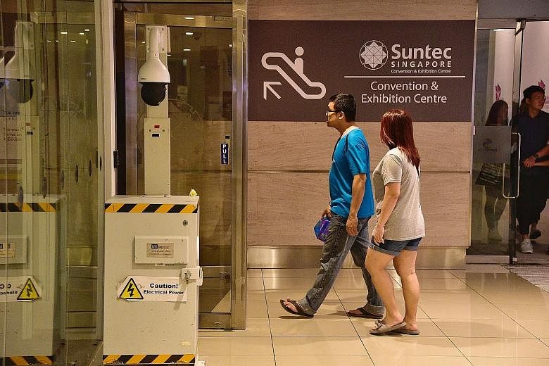 Security cameras have been installed in the mall, near the side entrance leading to the Suntec Singapore International Convention and Exhibition Centre. A road sign below the link bridge between Marina Square and Suntec City that indicates no right t
