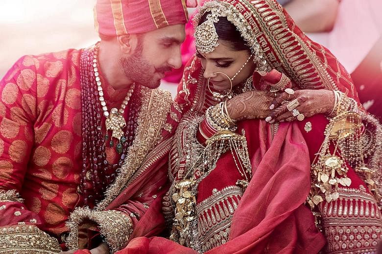 Deepika Padukone, Ranveer Singh finally release wedding photos