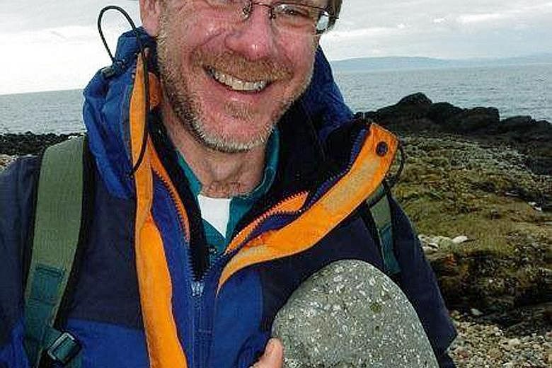 Professor Simon Redfern is an experimental materials physicist and also a mineral physics professor at Cambridge University.