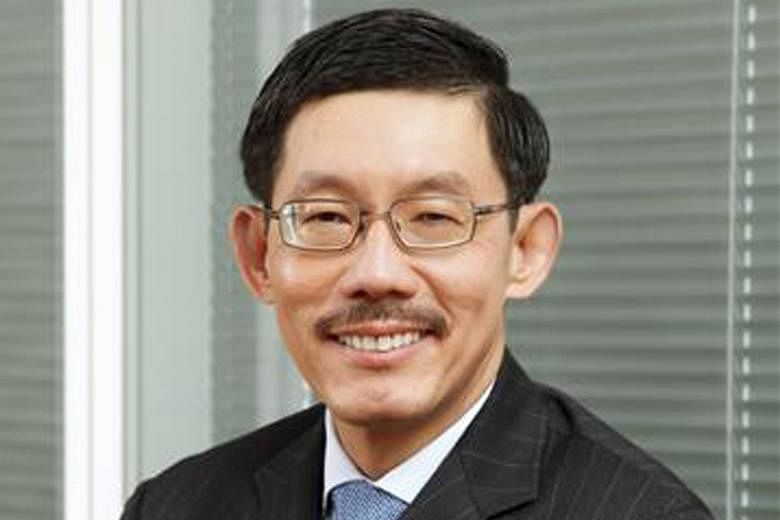 Temasek International chief operating officer Chia Song Hwee (left) will oversee the new groups on blockchain technologies and AI, while Mr Tan Chong Lee (above), Temasek's head of Europe, the Middle East and Africa, as well as South-east Asia, will 