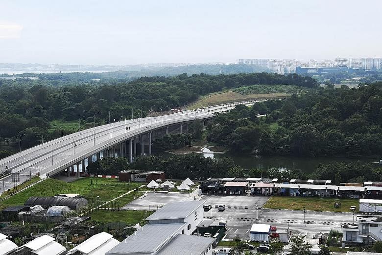 The new road connecting Punggol Central to the Kallang-Paya Lebar Expressway and the Tampines Expressway had originally been slated to open in the third quarter of next year. Some 400 residents were at the road opening yesterday. The new extension to