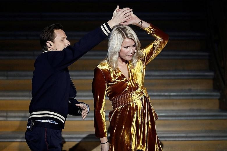 DJ Martin Solveig was playing music throughout the ceremony, and also danced with Ada Hegerberg to Frank Sinatra. But her answer was "No" when asked if she knew how to "twerk" and he later apologised, saying it had been "a joke".