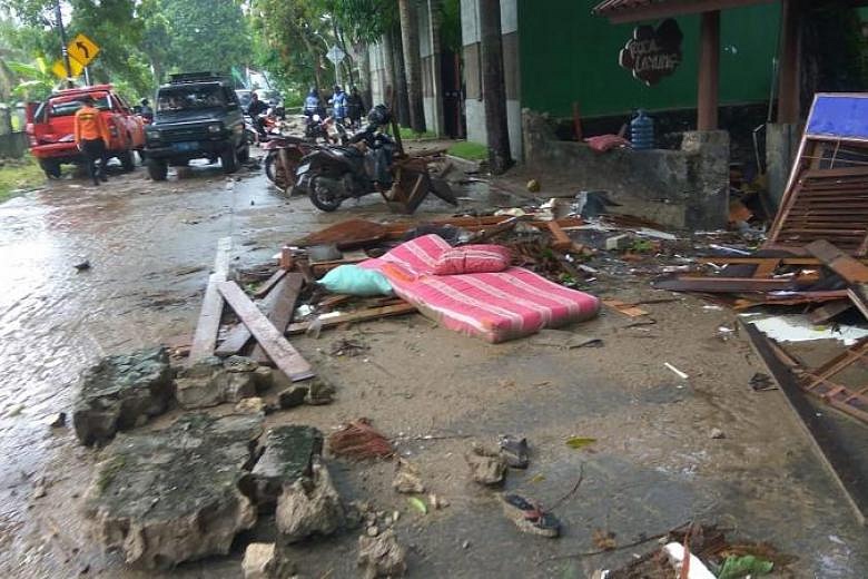 Tsunami kills at least 222 in Indonesia more than 800 injured