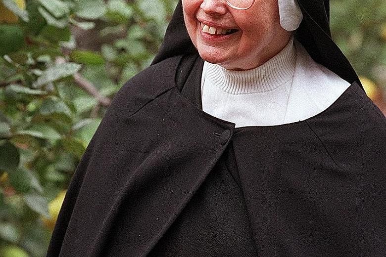 Until she was 61, Sister Wendy Beckett was a hermit living in a windowless trailer, subsisting mainly on skim milk and rarely speaking to anyone.