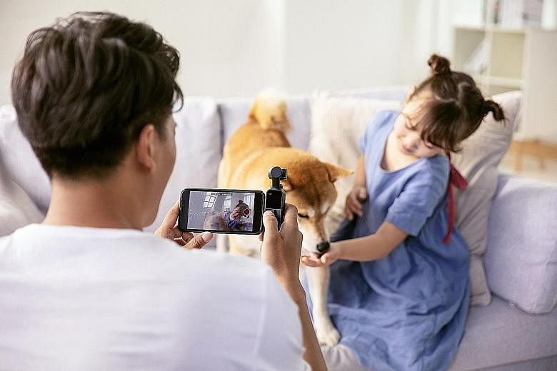 Pair the DJI Osmo Pocket camera with a smartphone so that you have a bigger display as a viewfinder.