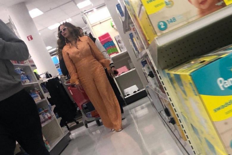 Beyonce spotted shopping in Target discount store | The Straits Times