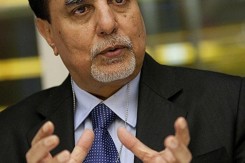 Mr Subhash Chandra's plans to sell half of his stake in Zee Entertainment Enterprises are expected to continue despite the fall in share price.