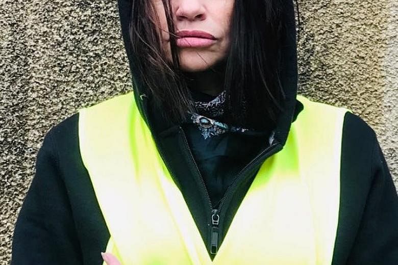 Broke French actress Beatrice Dalle backs yellow vests The