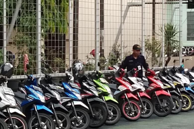 Indonesian security guard Slamet Gunaedi has gained viral fame for the way he organises motorcycles.