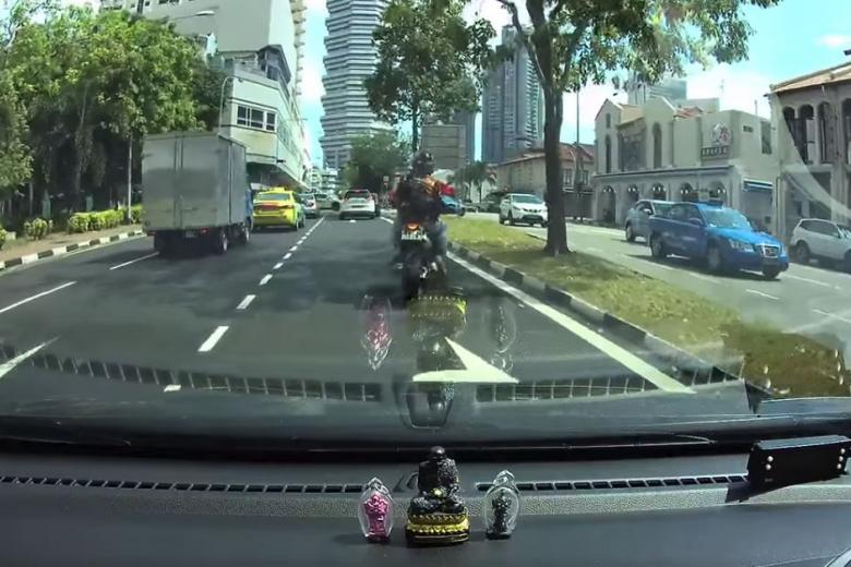 Why Should You Check For Motorcyclist When Turning Right