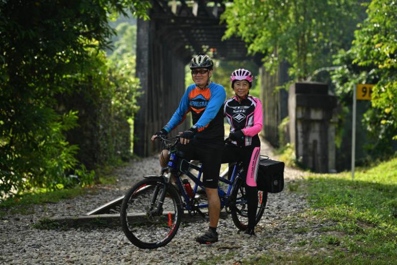 Cycling: Together, this couple embark 