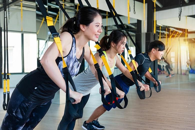 Anyone, from the "deconditioned" to triathletes, can push himself in the gym using TRX.