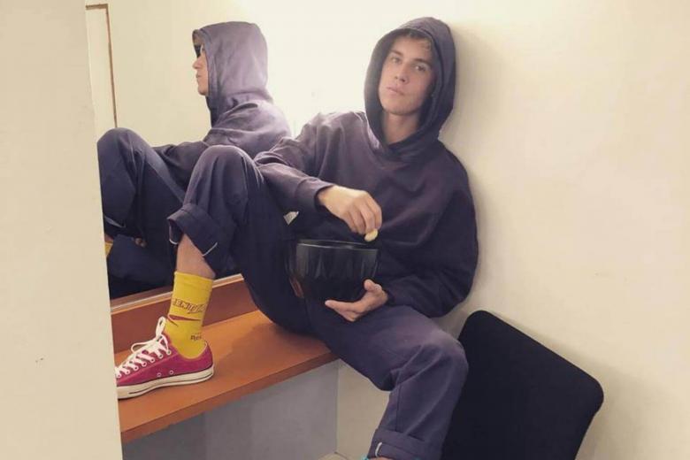 Justin Bieber taking time out so he won’t ‘fall apart’ | The Straits Times