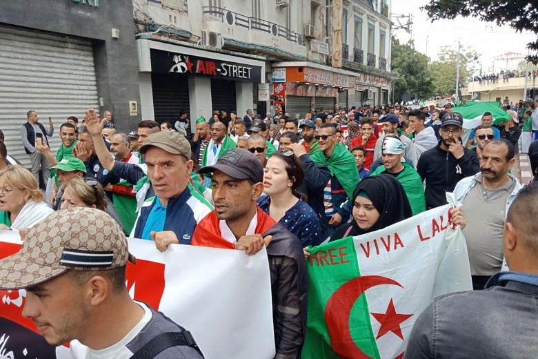 Hundreds Of Thousands Back On Algeria S Streets Demanding Radical   Algeria Politics Demo 171955 