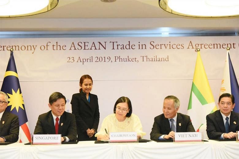 (From left) Trade and Industry Minister Chan Chun Sing with his regional counterparts, Ms Chutima Bunyapraphasara from Thailand, Mr Tran Quoc Khanh from Vietnam, and Dato Dr Mohd Amin Liew Abdullah from Brunei, among others, at the Economic Ministers