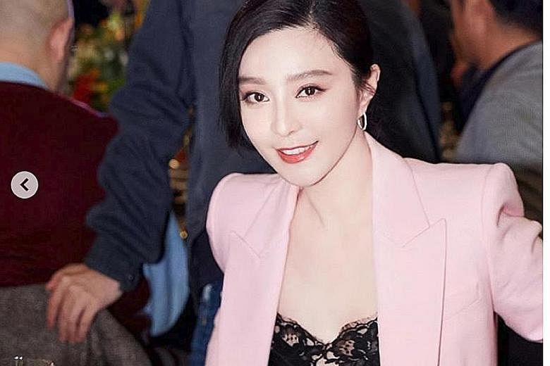 Fan Bingbing appeared in public for the first time last Monday when she turned up on the red carpet of video-streaming company iQiyi's ninth anniversary gala in Beijing.