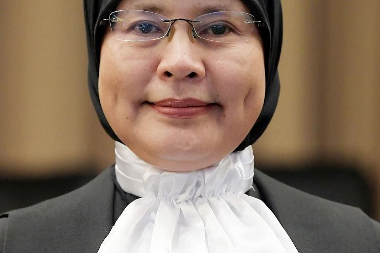 Datuk Tengku Maimun Tuan Mat started her judicial career as a judicial commissioner at the High Court in Kuala Lumpur on Oct 2, 2006.