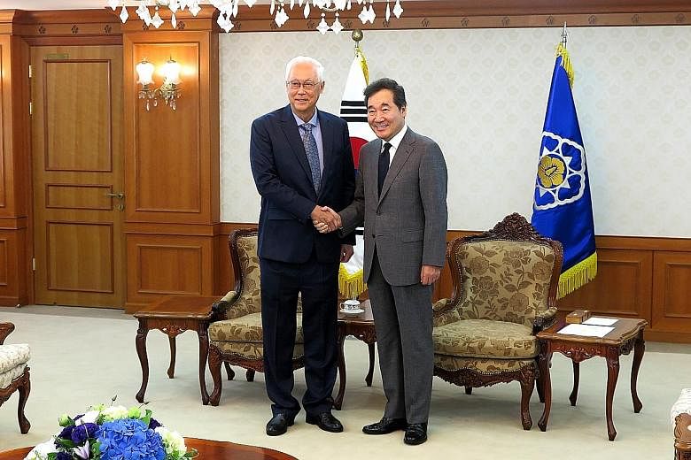 ESM Goh Chok Tong calling on South Korea's Prime Minister Lee Nak-yon yesterday. Mr Goh also spoke at the 10th Asian Leadership Conference in Seoul. PHOTO: MINISTRY OF FOREIGN AFFAIRS