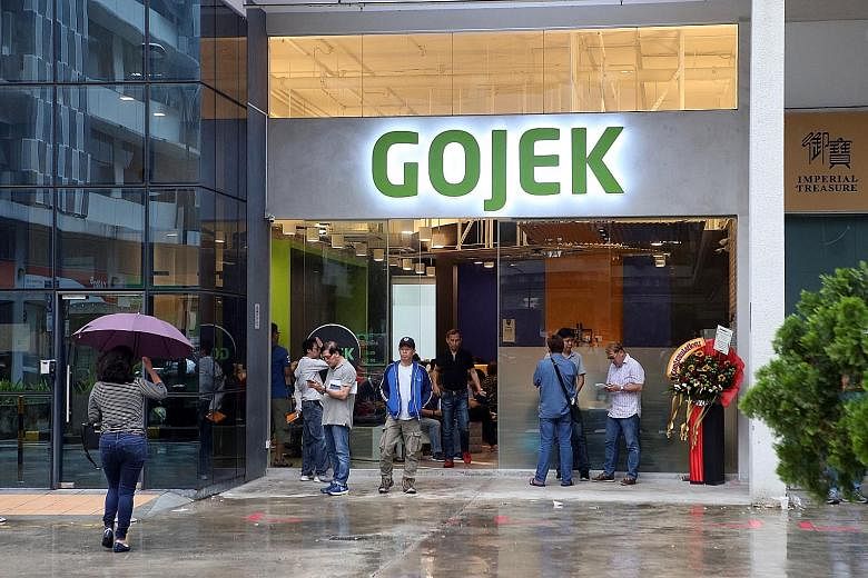 Gojek has signed a wide-ranging partnership with Singtel to offer mobile and lifestyle benefits to drivers and users.