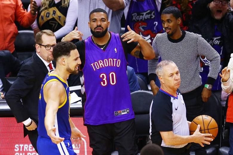 Drake wears vintage Toronto Raptors jersey of Steph Curry's father Dell to  Game One of NBA Finals
