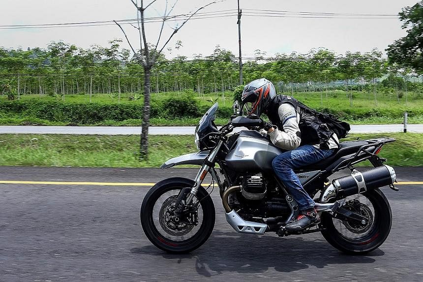 The Moto Guzzi V85 TT can handle road duties as well as off-road situations such as rocky stream crossings, gravel and muddy slopes. Its power delivery in off-road mode will not overwhelm newbies.