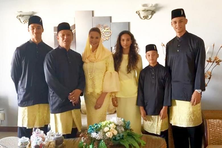 CAUGHT ON CAMERA Fandi Ahmad and Wendy Jacobs, along with their brood sending their Hari Raya wishes. WATCH: bit.ly/2HZIKrL HOT SHOT "From Paris with love". Simona Halep, in the French capital for the year's second Grand Slam, sends her followers a g