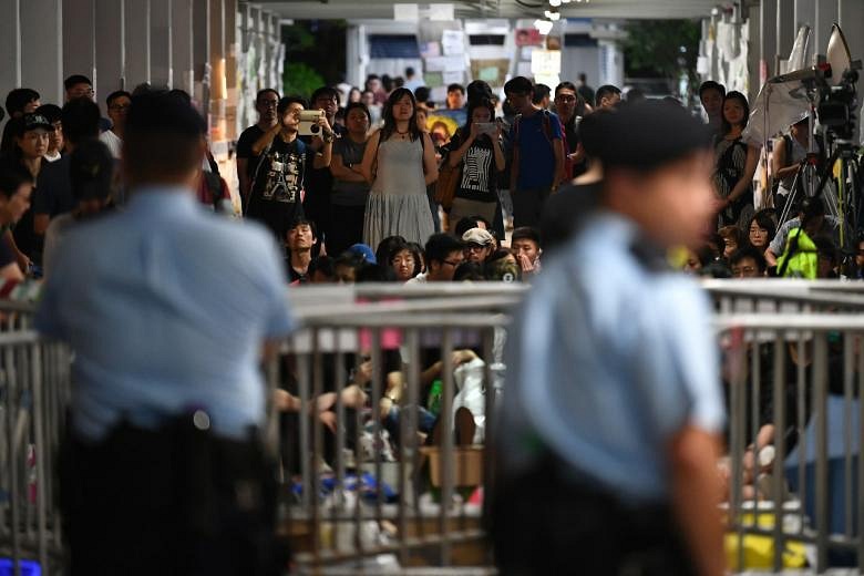 Hong Kong Leader Carrie Lam Suspends Extradition Bill After Protests But Mass Rally Goes Ahead 8874