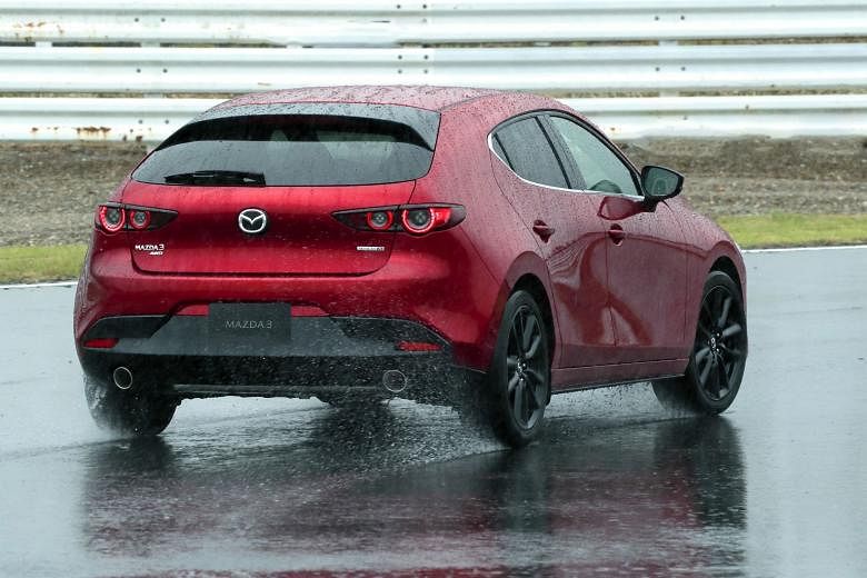 The steering of the Mazda 3, compared with its predecessor, is meatier and sharper and the car reacts more progressively to bumps and undulations. 
