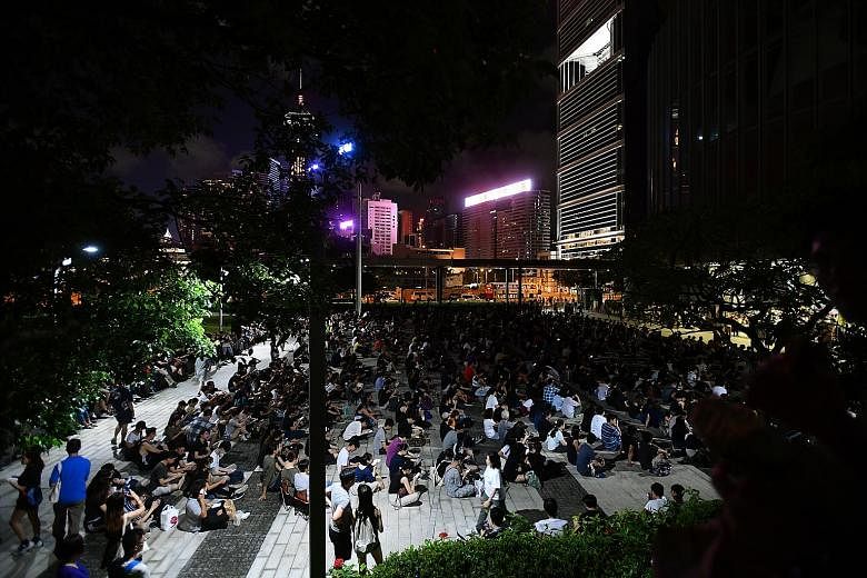 About 300 people gathering last night outside the Hong Kong Legislative Council Complex in Admiralty, where a succession of speakers spoke about police brutality and what to do in case of an arrest. They levelled accusations of police brutality after