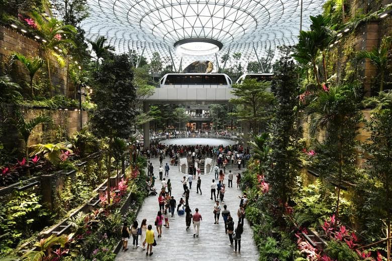 Safdie Architects completes Jewel Changi Airport building