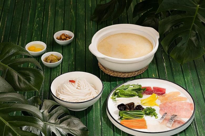 Yun Nans Cross-bridge Rice Noodle 