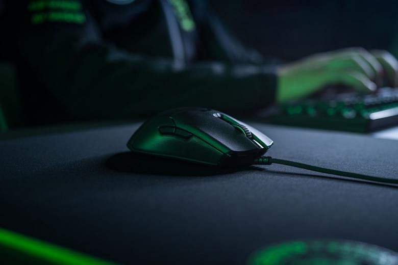 Razer's latest flagship Viper gaming mouse uses optical switches instead of the usual mechanical ones. 