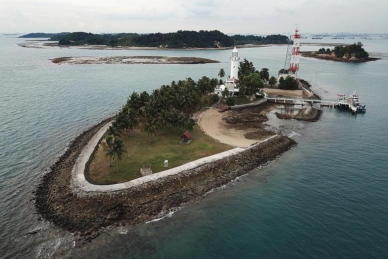 PULAU JONG: It is touted as one of the last untouched islands of Singapore. Much of this island is submerged underwater at high tide and only the cliffs covered in lush greenery can be seen. PULAU TEKUKOR: A small, thin island located just south of S