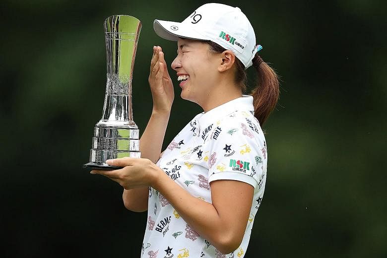 Hinako Shibuno's victory in the Women's British Open on Sunday and disarming smile had endeared her to many fans and prompted a BBC commentator to describe the Japan LPGA Tour rookie as "a teenage Seve Ballesteros". PHOTO: REUTERS