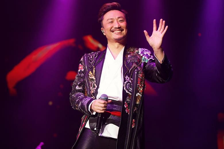 Cantopop singer-actor Ronald Cheng gave insights into his personal life and career at his concert here. 