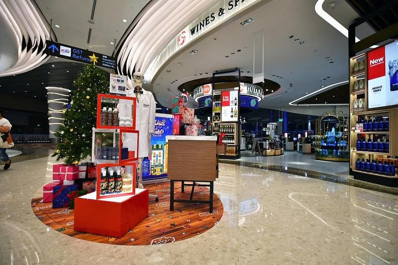 DFS closing duty-free stores in Changi Airport: 4 things to know about the  airport's oldest tenant