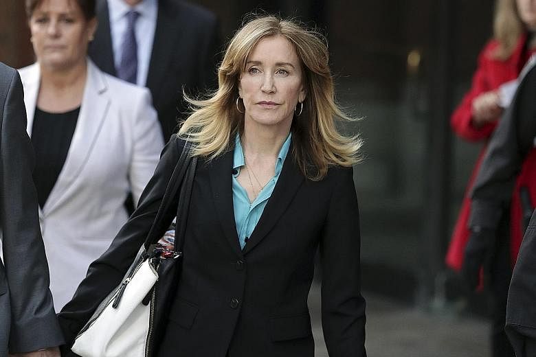 US prosecutors want actress Felicity Huffman, the first parent to be sentenced, to receive a one-month prison term.