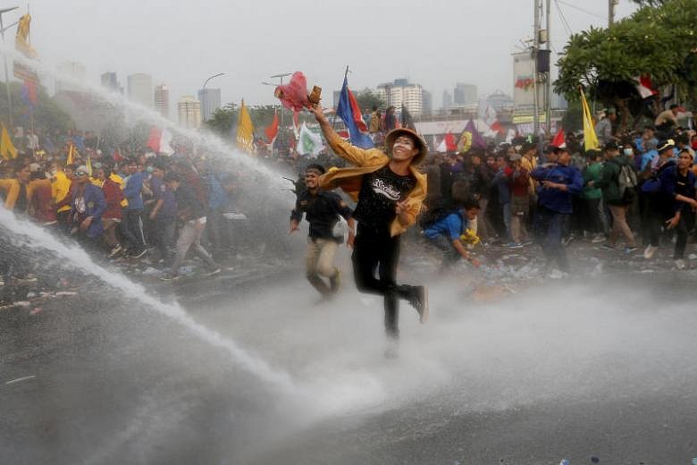 Indonesia Student Protests Against Law Changes Enter Third Day | The ...