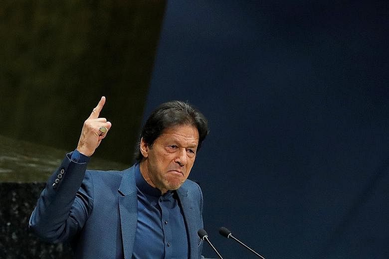 In a UN speech, Pakistani Prime Minister Imran Khan warned of a bloodbath once India lifts its restrictions in Kashmir.