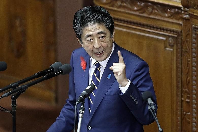 Japanese Prime Minister Shinzo Abe, speaking at an extraordinary session of Parliament yesterday, said that achieving economic growth remains his administration's top priority.