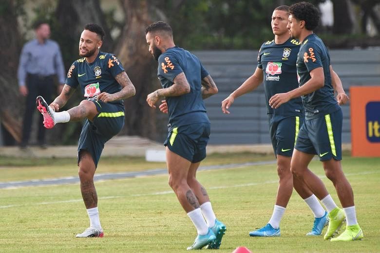 Players of Brazil attend training session in Singapore - Xinhua