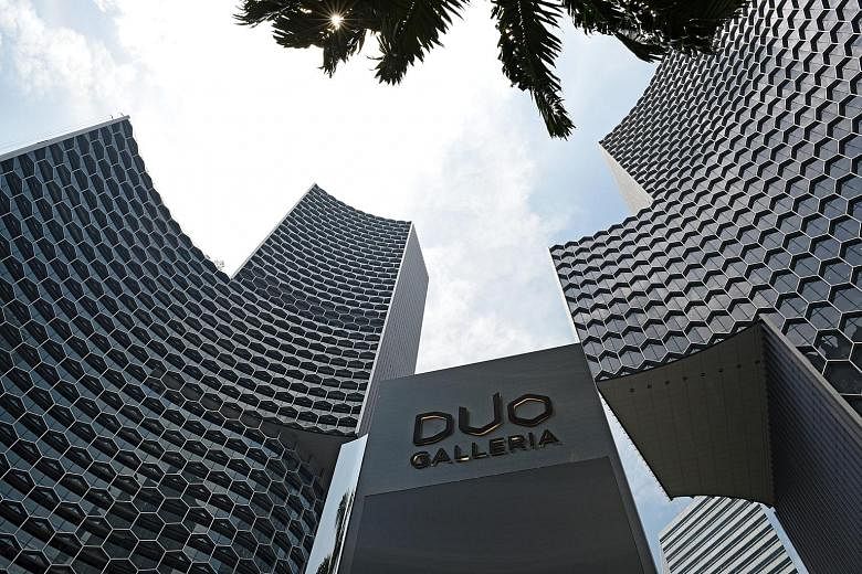 Andaz hotel occupies the top 15 floors of the 39-storey Duo Tower. Besides the hotel, Duo Tower comprises 570,000 sq ft of prime Grade A commercial space on Levels 4 to 23, and a 56,000 sq ft retail component, Duo Galleria.