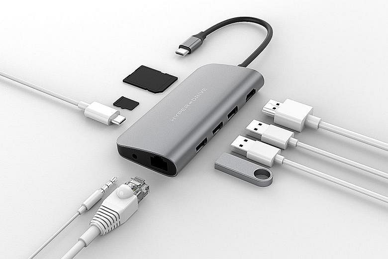 The Sanho HyperDrive Power 9-in-1 USB-C Hub weighs only 115g.