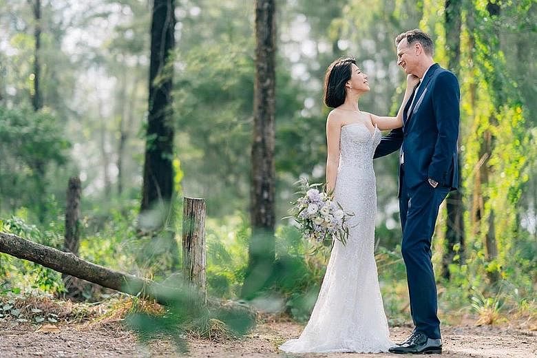 Television host and actress Belinda Lee married American architect David Moore on Sunday.