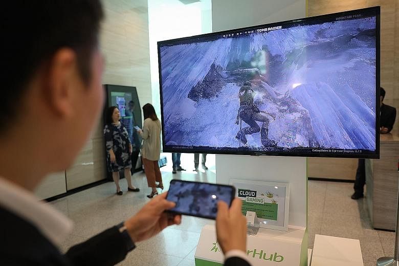 StarHub's first pop-up 5G showcase, using its cellular-on-wheels, will give the public a glimpse into the world of 5G. They can see how 4K video content can be streamed wirelessly without lags. The mobile gaming experience is improved with 5G technol
