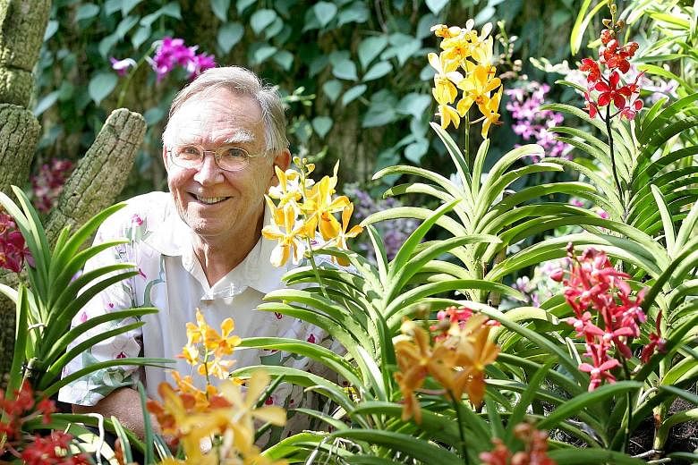 Dr John Elliott was one of the two founding members of the National University of Singapore's psychology programme. He died on Friday, aged 74. ST FILE PHOTO