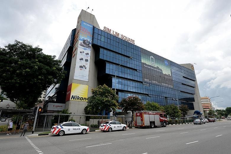Sim Lim Square's collective sale committee investigated the mall's net lettable area and discovered the extra 27 per cent of built-up space. The reserve price remains at more than $1.25 billion. ST FILE PHOTO