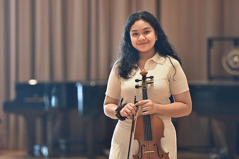 School of the Arts student Farrah Adystyaning Dewanti scored 41 points in the International Baccalaureate diploma exams.